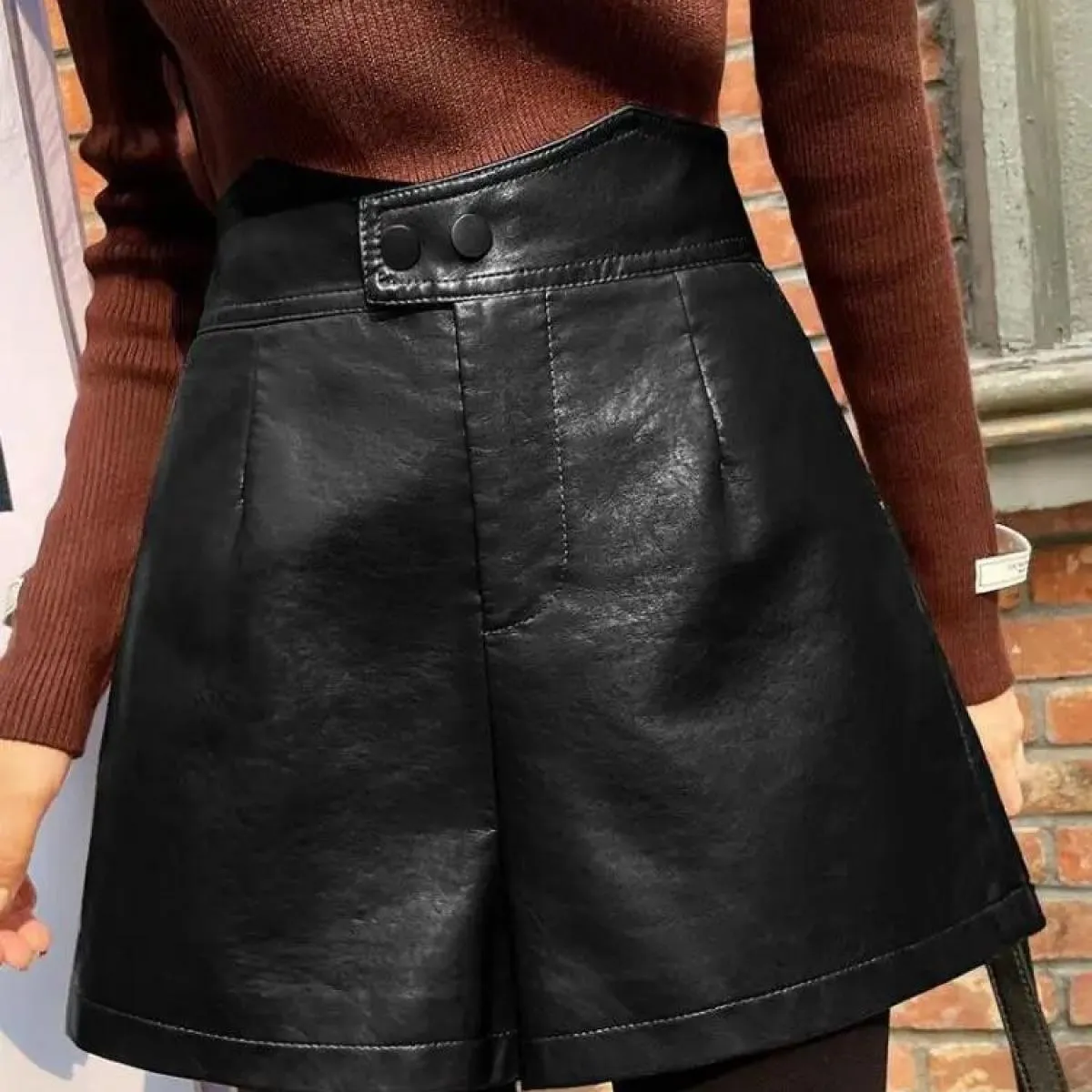 Pantaloncini corti autunno inverno nuovi a gamba larga da donna a vita alta slim A Line in pelle PU