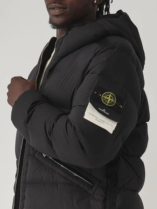 STONE ISLAND  Piumino uomo Stone Island in nylon tinto in capo Nero